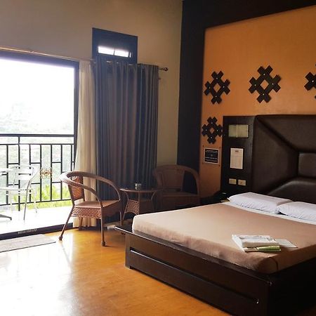 Hollywood Drive-In Hotel Baguio City Esterno foto