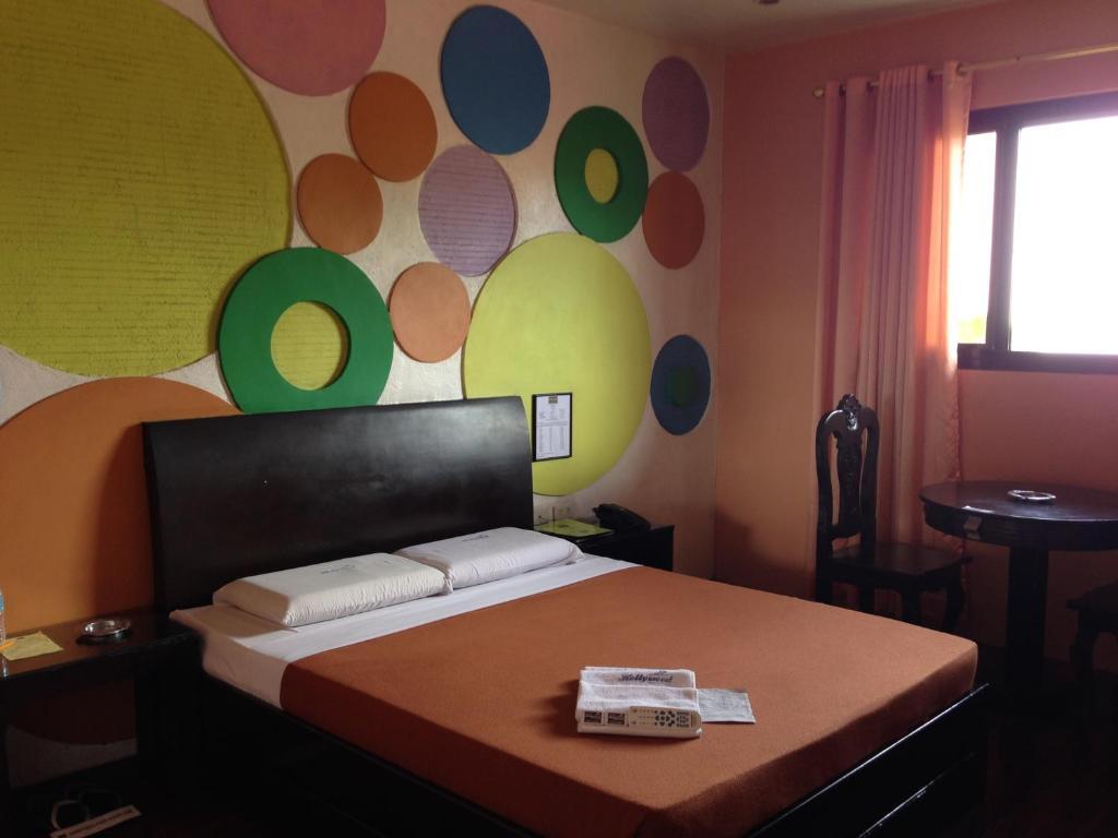 Hollywood Drive-In Hotel Baguio City Esterno foto