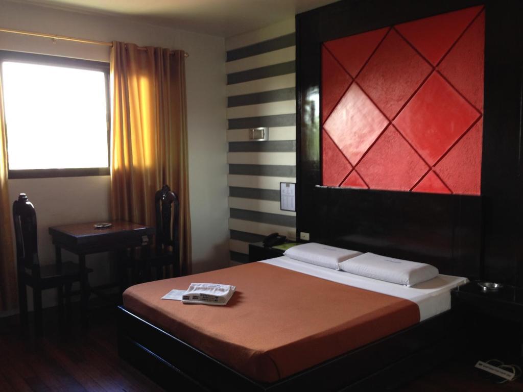 Hollywood Drive-In Hotel Baguio City Esterno foto
